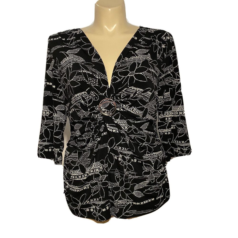 Woman 1X Top Blouse White Black Floral Dot Jersey Buckle Twist Front IN STUDIO